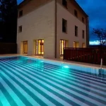 De Ξενοδοχείο 4*