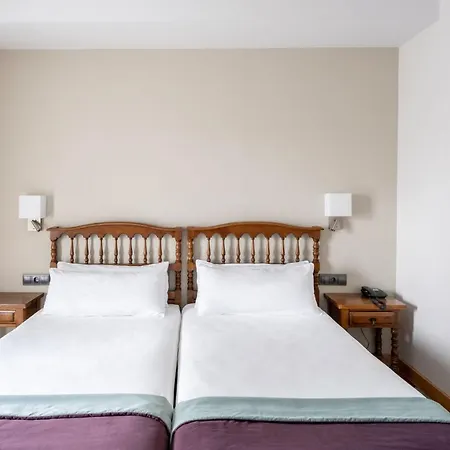 Hotel De 4*